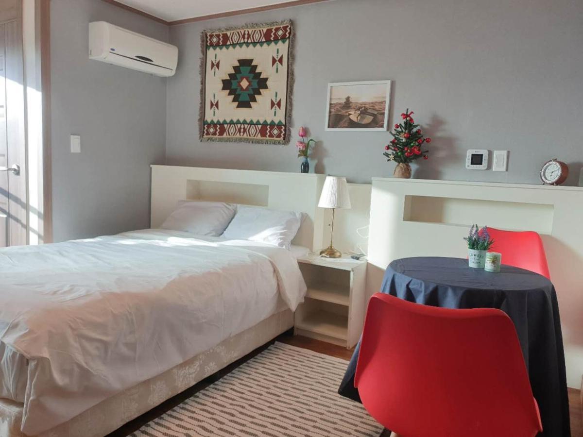 Hy Choi Hostel Seogwipo Ngoại thất bức ảnh