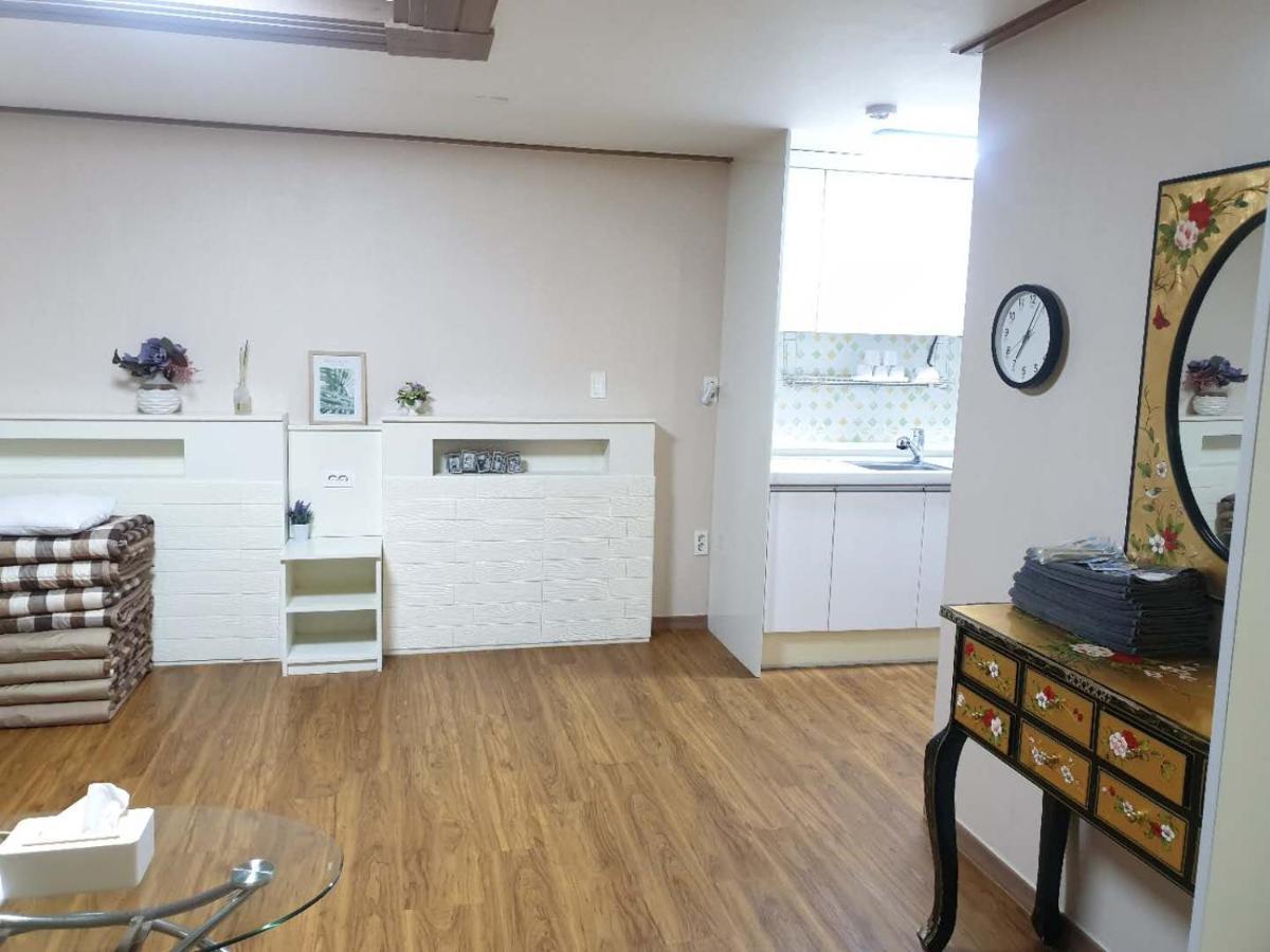 Hy Choi Hostel Seogwipo Ngoại thất bức ảnh