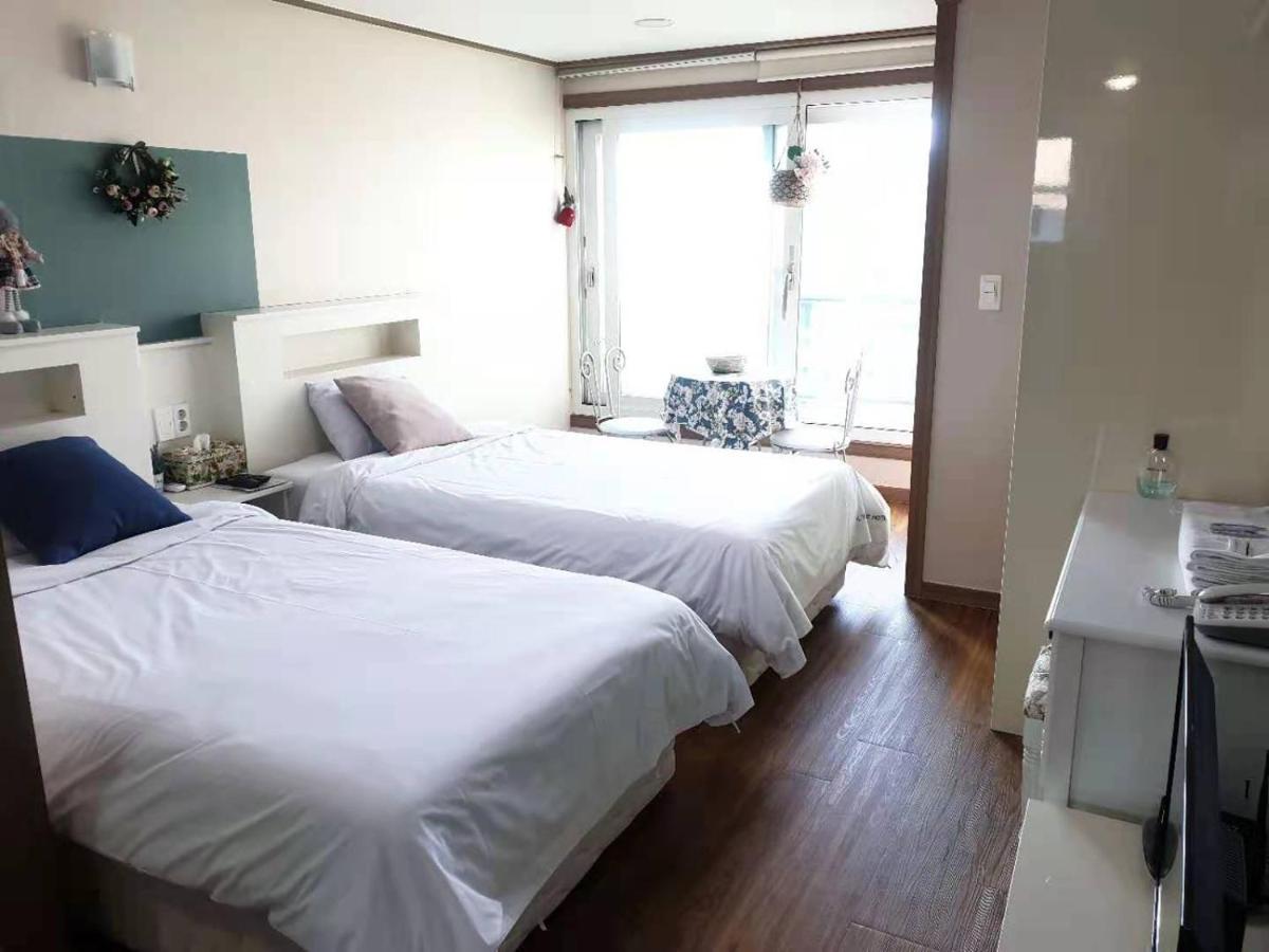 Hy Choi Hostel Seogwipo Ngoại thất bức ảnh