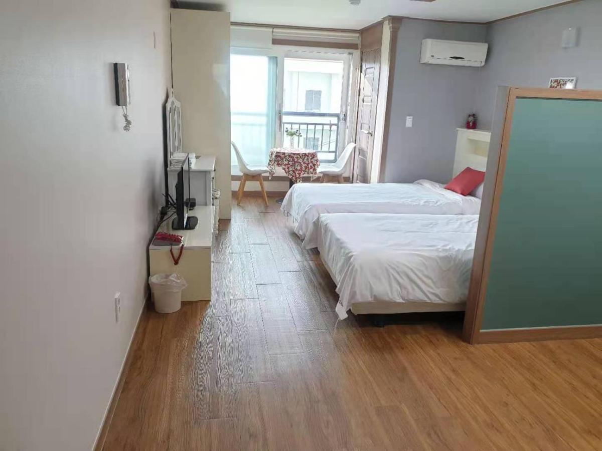 Hy Choi Hostel Seogwipo Ngoại thất bức ảnh
