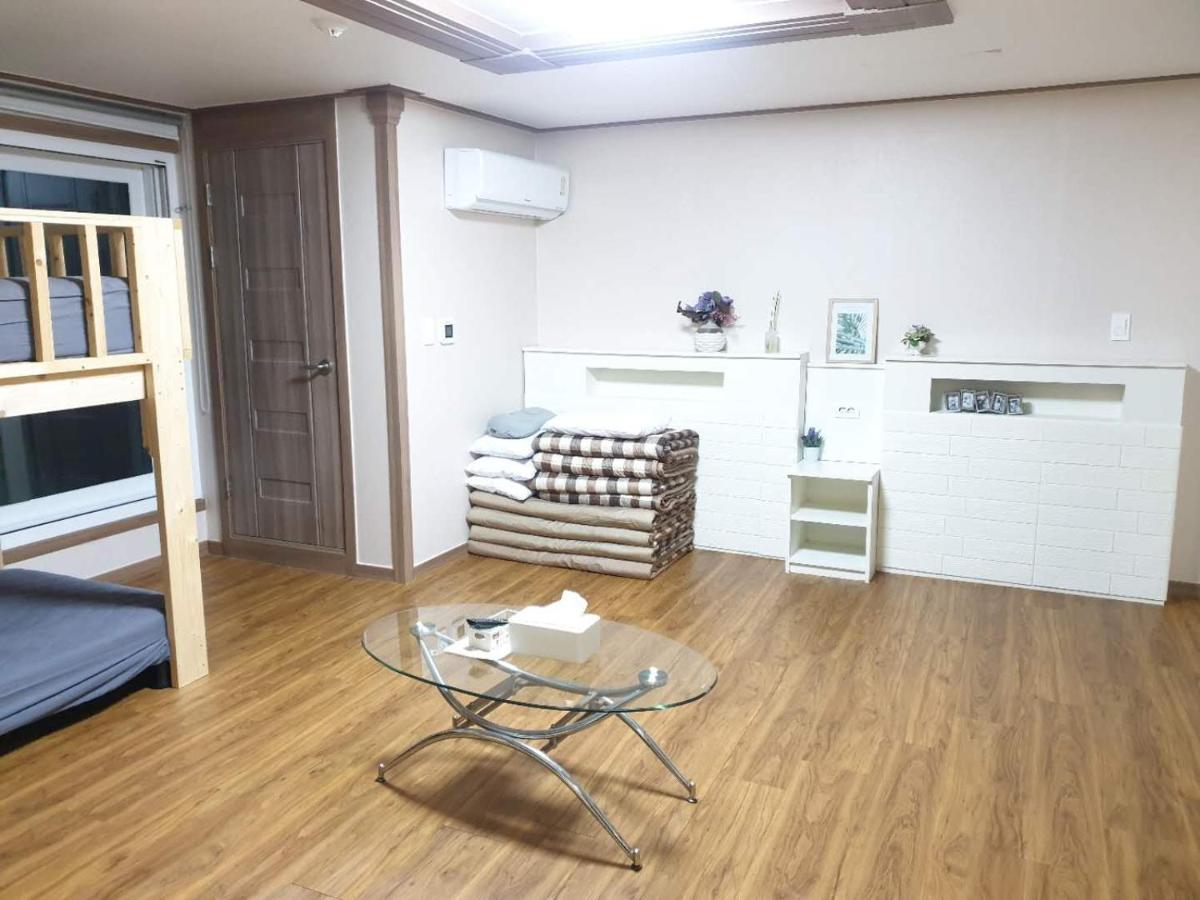 Hy Choi Hostel Seogwipo Ngoại thất bức ảnh