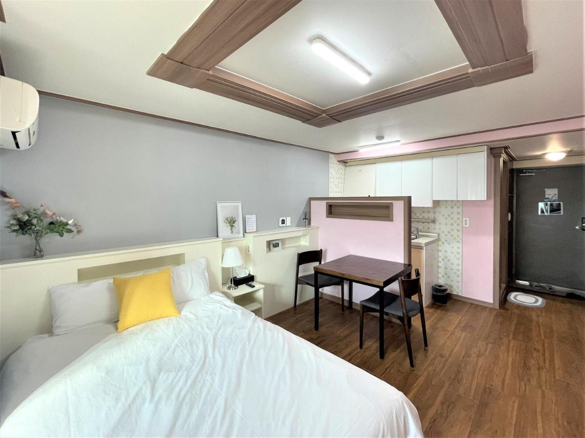 Hy Choi Hostel Seogwipo Ngoại thất bức ảnh