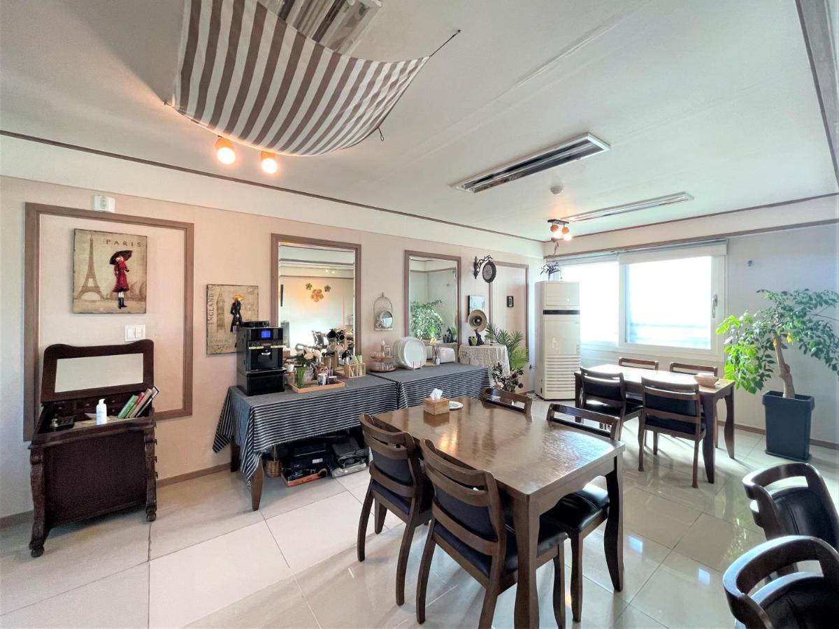 Hy Choi Hostel Seogwipo Ngoại thất bức ảnh