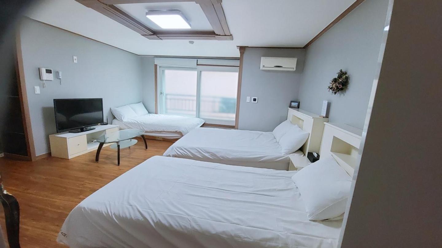Hy Choi Hostel Seogwipo Ngoại thất bức ảnh