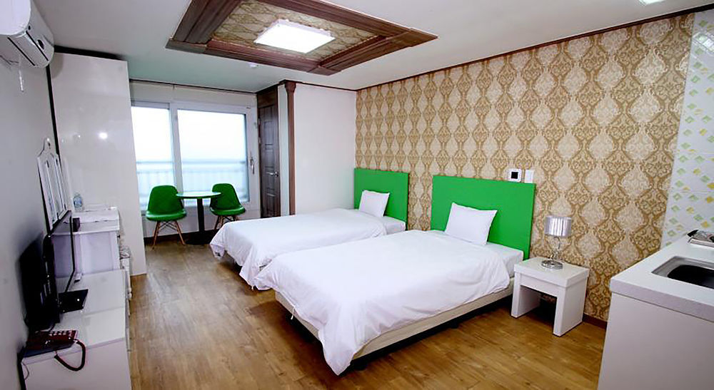Hy Choi Hostel Seogwipo Ngoại thất bức ảnh