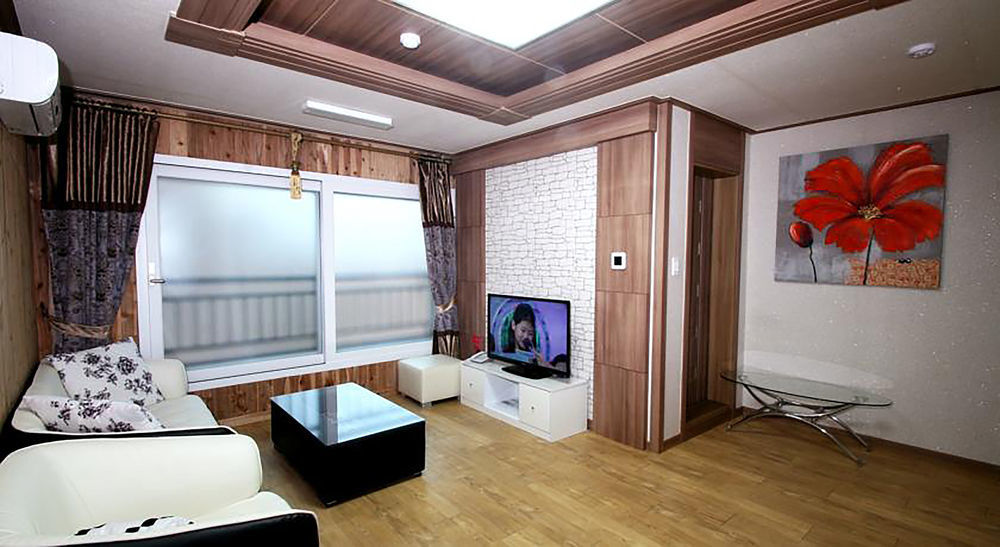 Hy Choi Hostel Seogwipo Ngoại thất bức ảnh